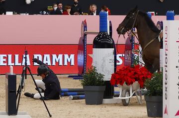 Caída de Cayetano Martínez durante el Madrid Horse Week 2021.