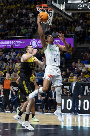 El Unicaja recupera la autoestima en Tenerife