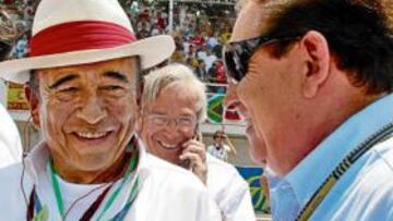 <b>CON EL AUTOMOVILISMO. </b>Emilio Botín, izquierda, y Carlos Gracia, en el pasado GP de España.