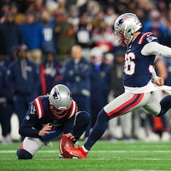 Andy Borregales, the Venezuelan who drives the New England Patriots in the NFL postseason