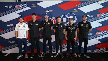 Alonso, a la izquierda con sus cinco compañeros de equipo en Andretti.