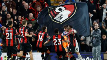Sinisterra le da la clasificación a Bournemouth en FA Cup