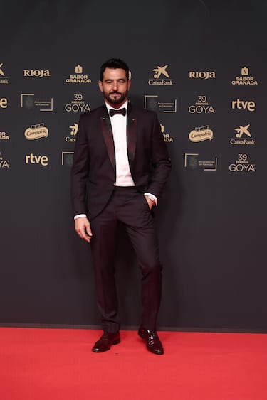 El actor Antonio Velázquez posa en la alfombra roja.