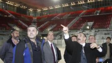 La Caja Mágica, durante una revisión.