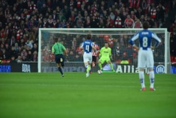 1-0. Aduriz anotó el primer tanto.