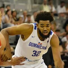 Why is Karl-Anthony Towns playing for the Dominican Republic at the 2023 FIBA World Cup?