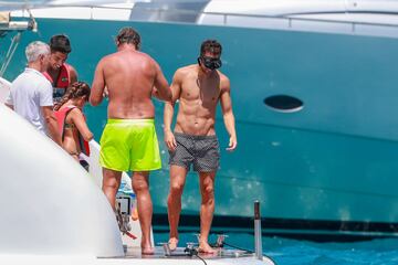 Suárez, Cesc y Messi juntos de vacaciones en familia