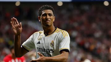 Real Madrid's English midfielder #5 Jude Bellingham reacts during the Spanish Liga football match between Club Atletico de Madrid and Real Madrid CF at the Metropolitano stadium in Madrid on September 24, 2023. (Photo by Oscar DEL POZO / AFP)