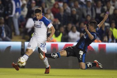 Es el referente en la media cancha del equipo celeste. El volante argentino ha disputado todos los partidos del presente torneo Apertura 2018 con el cuadro cementero y ha dejado un grato sabor de boca con su labor derecuperación y visión de campo.