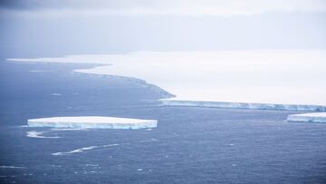 FILE PHOTO: FILE PHOTO: A view of the A-68A iceberg from a Royal Air Force reconnaissance plane near South George island, November 18, 2020. Picture taken November 18, 2020. UK Ministry of Defence/Handout via REUTERS/File Photo   THIS IMAGE HAS BEEN SUPPL