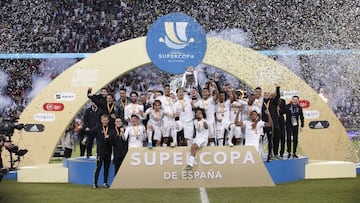 12/01/20 FINAL SUPERCOPA DE ESPAÑA 2020
ESTADIO KING ABDULLAH ARABIA SAUDI
REAL MADRID - ATLETICO DE MADRID
ALEGRIA CELEBRACION COPA TROFEO CAMPEONES