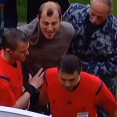 Zozulya no llegaría sancionado por esta agresión a un árbitro