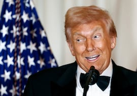 La venta de Warner Bros a Netflix aún no está hecha y será supervisada por Donald Trump: “Podría ser un problema”