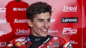 Marc Márquez, en el box de Ducati, durante los test de Sepang.