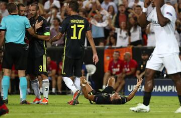 La desolación de Cristiano Ronaldo tras ver la tarjeta roja.