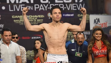 Julio César Chávez Jr durante el pesaje de la pelea con Canelo Álvarez
