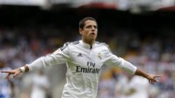 Chicharito Hernández celebra un gol.