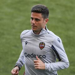 Alessio: "Hemos jugado tres meses con una pistola en la cabeza"