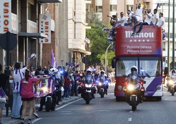 Los jugadores y aficionados en las calles de Valladolid.