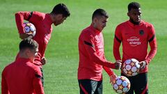 Luis Su&aacute;rez, Correa y Lemar, en un entrenamiento. 