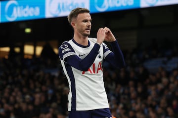 James Maddison comenzó lo que sería una noche soñada para el Tottenham. 