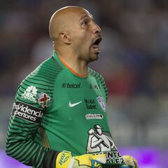 ‘El Conejo’ se convierte en el anotador más viejo del Fútbol Mexicano