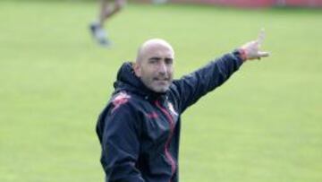 Abelardo durante un entrenamiento del Sporting.