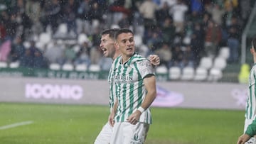 Bri, abrazado por Jacobo