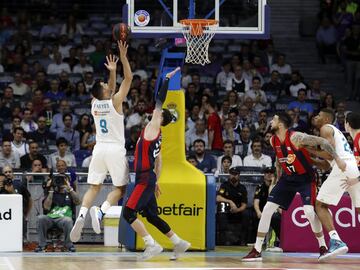 Tornike Shengelia y Felipe Reyes. 