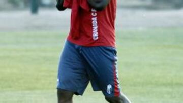 Success se entrenó en solitario apartado del grupo.