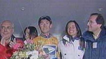 <b>GRAN TRIUNFADOR.</B> Roberto Heras ha sido el gran triunfador de la etapa de L'Angliru y después de realizar una exhibición en la ascensión al puerto, el ciclista salmantino es nuevo líder de la Vuelta.