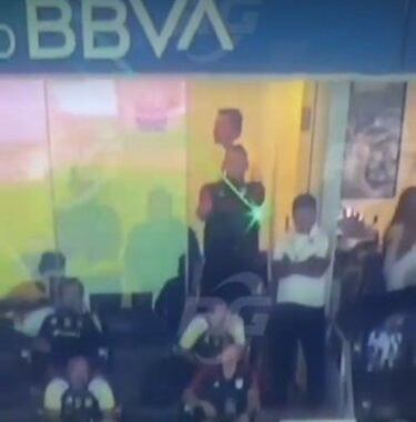 Nahuel Guzmán sería castigado por apuntar láser a jugadores de Monterrey