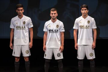 Valencia unveil centenary 2018/19 season kit