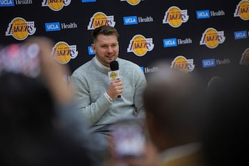 Presentacin de Doncic con Los Angeles Lakers.