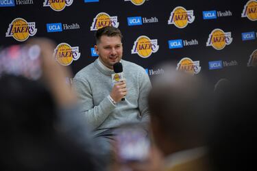 Presentación de Doncic con Los Angeles Lakers.