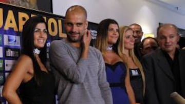 Todo el mundo quer&iacute;a hacerse fotos con Guardiola.