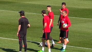 Último entreno del Atlético antes de jugar en Anoeta