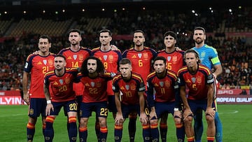 Alineación de España ante Turquía, en La Cartuja.