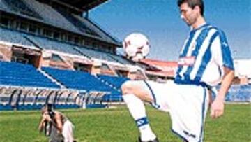 <b>TAMBIÉN LLEGÓ ALBIOL</B>. Junto a Uche, también fue presentado ayer Albiol. El interior derecho, internacional Sub-21, llega cedido por el Valencia.