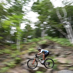 What state is giving a minimum rebate of $1,100 for buying an e-bike?