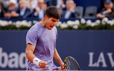 Alcaraz celebra uno de los puntos del partido.