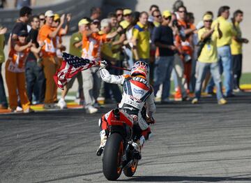 La temporada 2006 fue el año de su consagración. Hasta Valencia, último GP de la campaña, no se resolvería quien ser­ía el campeón. Rossi era líder del mundial, con 8 puntos de ventaja sobre Nicky Hayden, y una caída del italiano, que finalmente quedó 13º, hizo que la tercera posición del estadounidense le valiera para proclamarse campeón del Mundo.