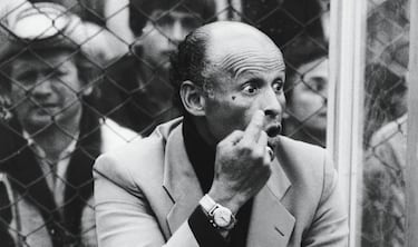 El médico es sinónimo de historia en Millonarios. Como jugador, estuvo en la época de El Dorado y cómo técnico, fue el que más partidos dirigió y el que más títulos ganó. En total, cuatro ciclos como DT azul: 1958 a 1960; 1961 a 1963; 1970 a 1975 y 1977.