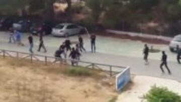 Momento de la batalla entre ultras del Cádiz y del Xerez.