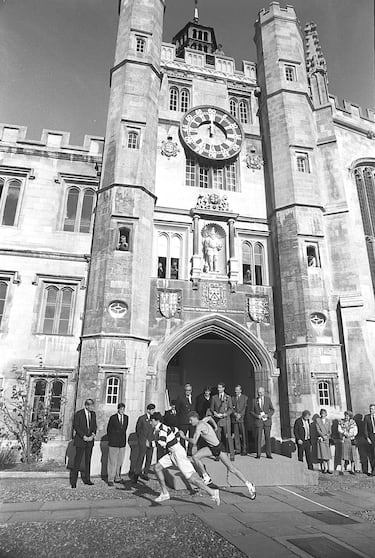 En octubre de 1988 Sebastian Coe y Steve Cram se enfrentaron en la Great Court Run una carrera solidaria que consiste en intentar recorrer el perimetro de la Great Court en el Trinity College de Cambridge dentro del tiempo que tarda el reloj del College en marcar las 12 campanadas incluido el repique de los cuatro cuartos y los dos conjuntos de doce, la victoria fue para Coe, que además llegó a la meta antes de que finalizaran las campanadas.