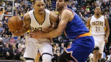 George Hill ante José Calderón.
