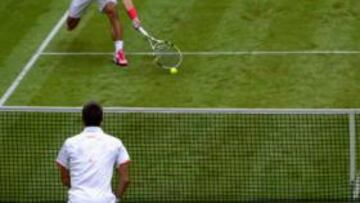 <b>EN DOBLES.</b> Nadal y Granollers batieron a Troicki y Mertinak.