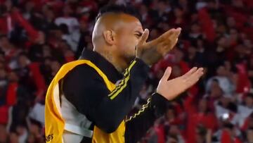 Vidal provoca a los hinchas de River con este gesto: respondió a las pifias