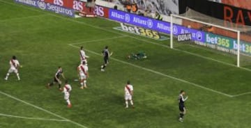 0-2. James Rodríguez marcó el segundo gol.