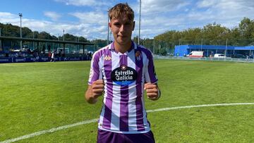 Arnu, tras su gol al Real Oviedo Vetusta.